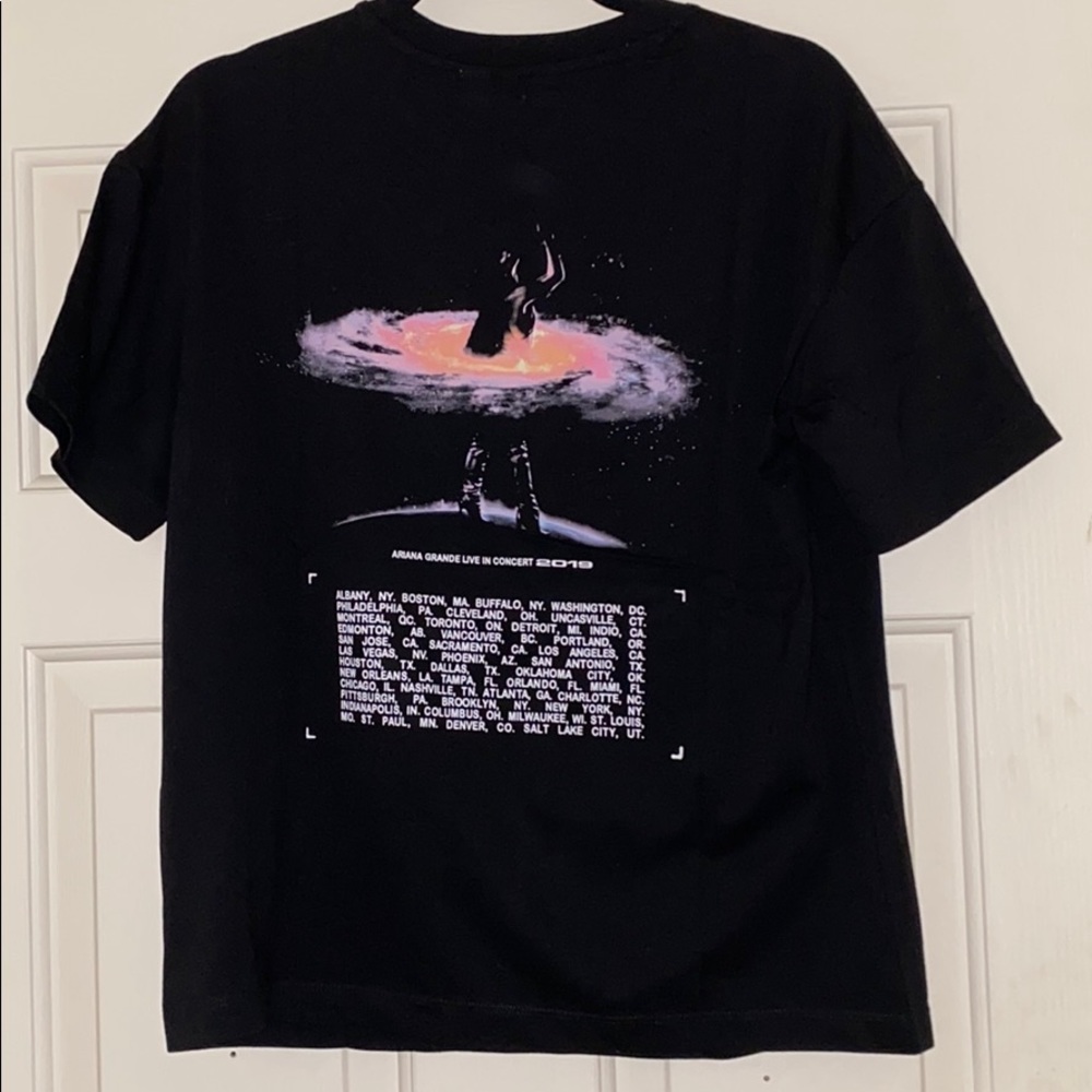 Ariana Grande x H&M merch shirt size xs